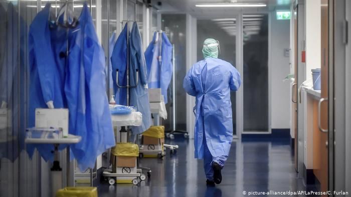 В Израиле за сутки выявили рекордные 2,2 тыс. заразившихся COVID-19. Фото: dw.com.