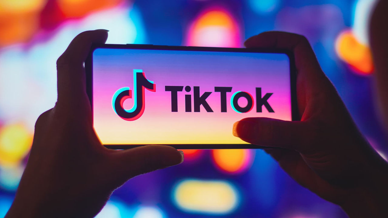 Агентство предлагает 1000 долларов за 10 часов пребывания в TikTok