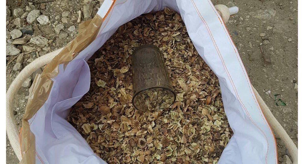 Marți, polițiștii au reținut doi bărbați, locuitori ai satului Sărata Galbenă, aceștia fiind suspectați de trafic de droguri. Suspecţii riscă mai mulţi ani de puşcărie.