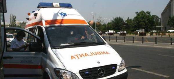 Fetița a fos transportată de urgență la spital în secția de terapie intensivă.
