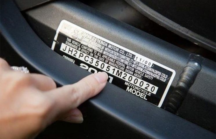Numărul motorului, exclus din certificatele de înmatriculare.