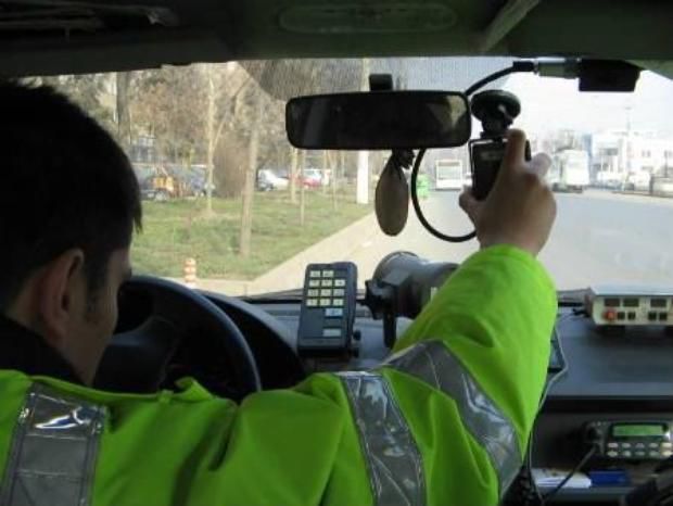Служба InfoTrafic призывает водителей адаптировать скорость движения согласно предписаниям ПДД.
