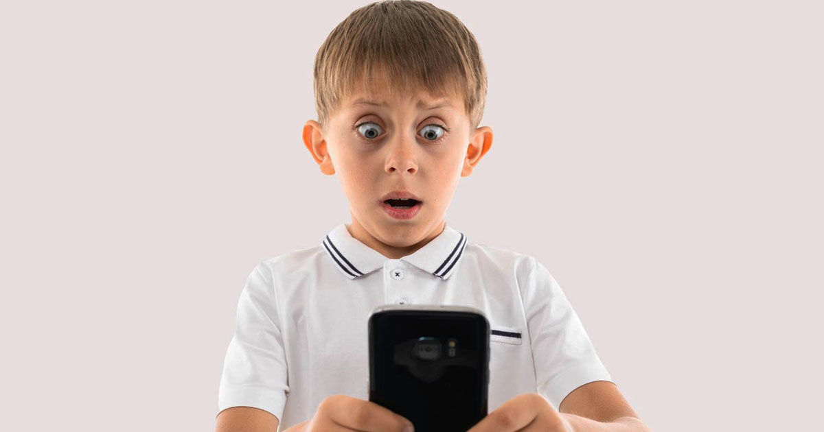 UE vrea să interzică rețelele de socializare pentru copii, la fel ca țigările și alcoolul.