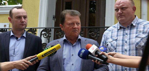 PSRM a contestat la CC decretul privind cetăţenia RM dată lui Băsescu. Foto: oficial.md