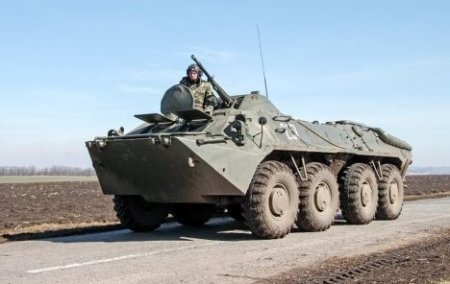 В направлении Луганска продвигается колонна бронетехники.