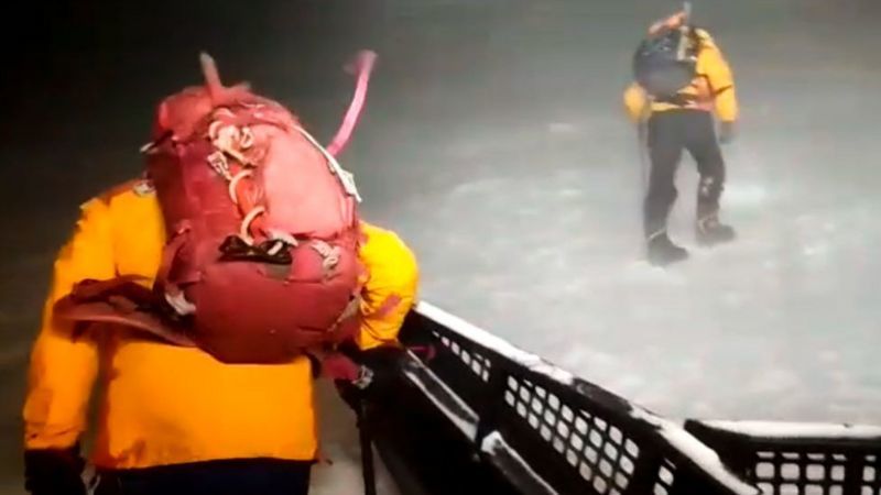 Во время восхождения погибли пять альпинистов, 14 удалось спасти.