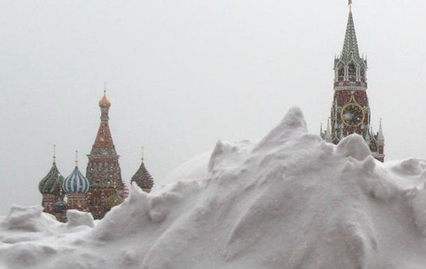 Так сильно Москву не засыпало снегом даже зимой. Фото: news.mail.ru
