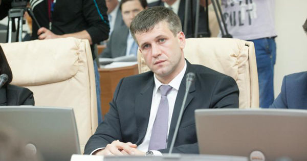 Экс-глава СИБ Ботнарь переведен под арест на дому: Прокуроры оспорили решение.
