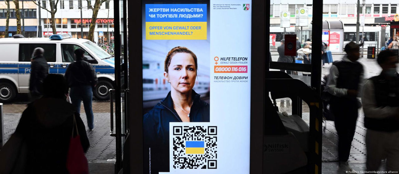 В ЕС торговцы людьми наживаются на горе беженцев из Украины.