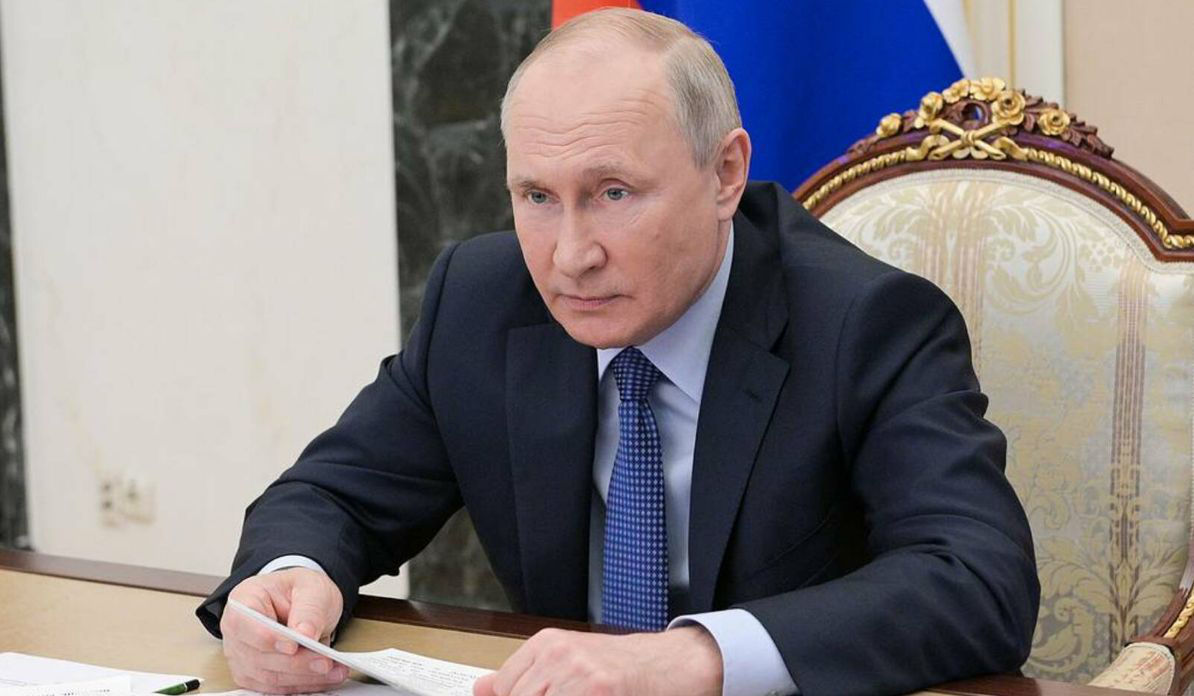 Путин продлил ограничения на торговлю с недружественными странами.