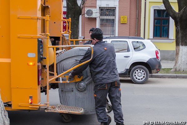 Autorități: Drum de ocolire spre poligonul din comuna Țânțăreni