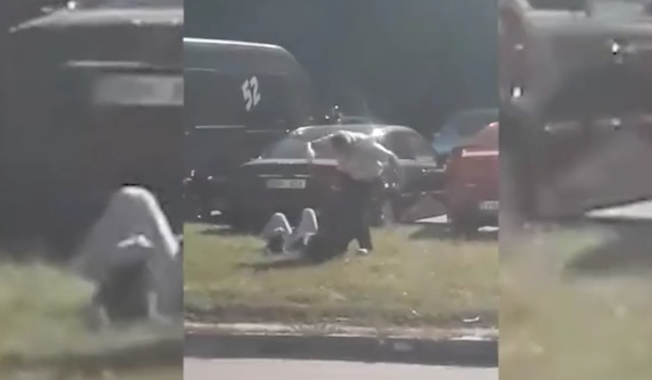 В Кишиневе водитель маршрутки подрался с пассажиром.