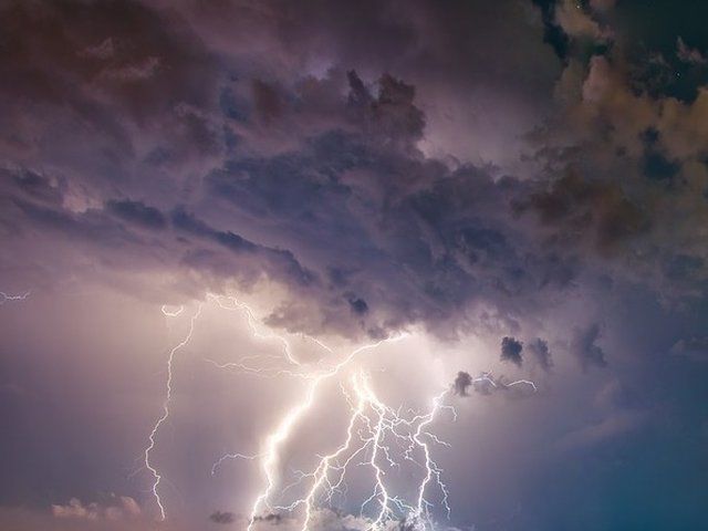 Furtună în Australia: 26 de mii de oameni, fără energie electrică. Foto: 9AM