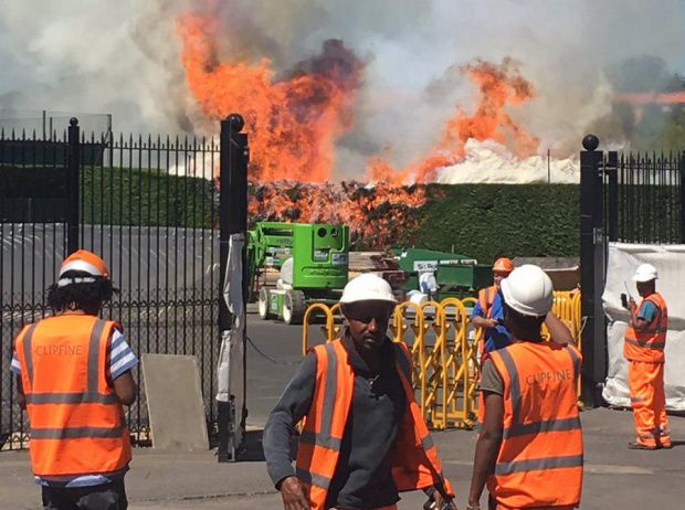 Un incendiu a izbucnit la clubul de tenis Wimbledon.