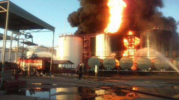 Пожар на нефтебазе "БРСМ-Нафта" в селе Крячки возник вечером 8 июня.