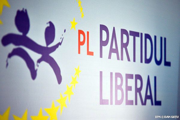 Partidul Liberal a depus la Consiliul Electoral de Circumscripţie Chişinău lista candidaţilor la funcţiile de consilieri municipali.