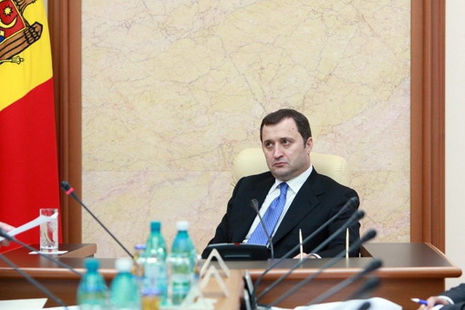Либерал-демократы считают, что экс-премьеру Владимиру Филату  даже без законных оснований положены привилегии.