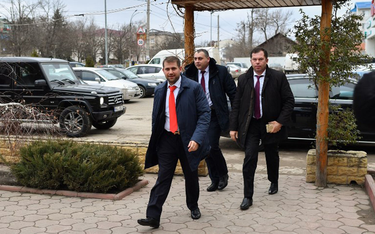 Шора могут лишить депутатской зарплаты за неявку на заседания Парламента.