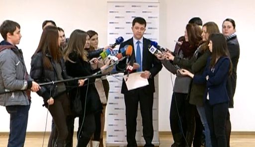 В прошлом году консультации откладывались не раз.