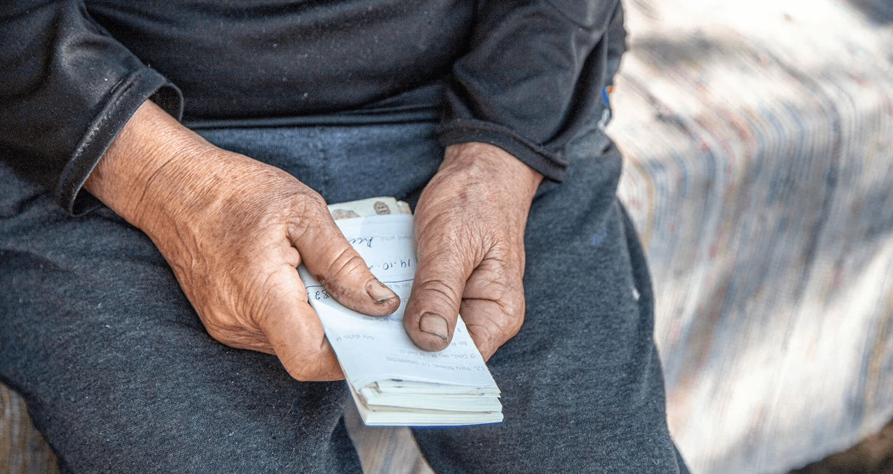 Fiecare al șaptelea vârstnic din Moldova primește pensia minimă în valoare de 2.000 de lei.