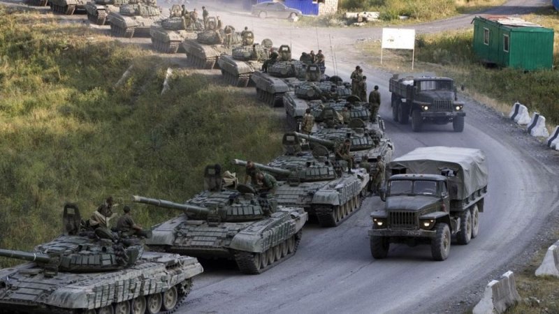 НАТО наблюдает вход российской техники в Украину.