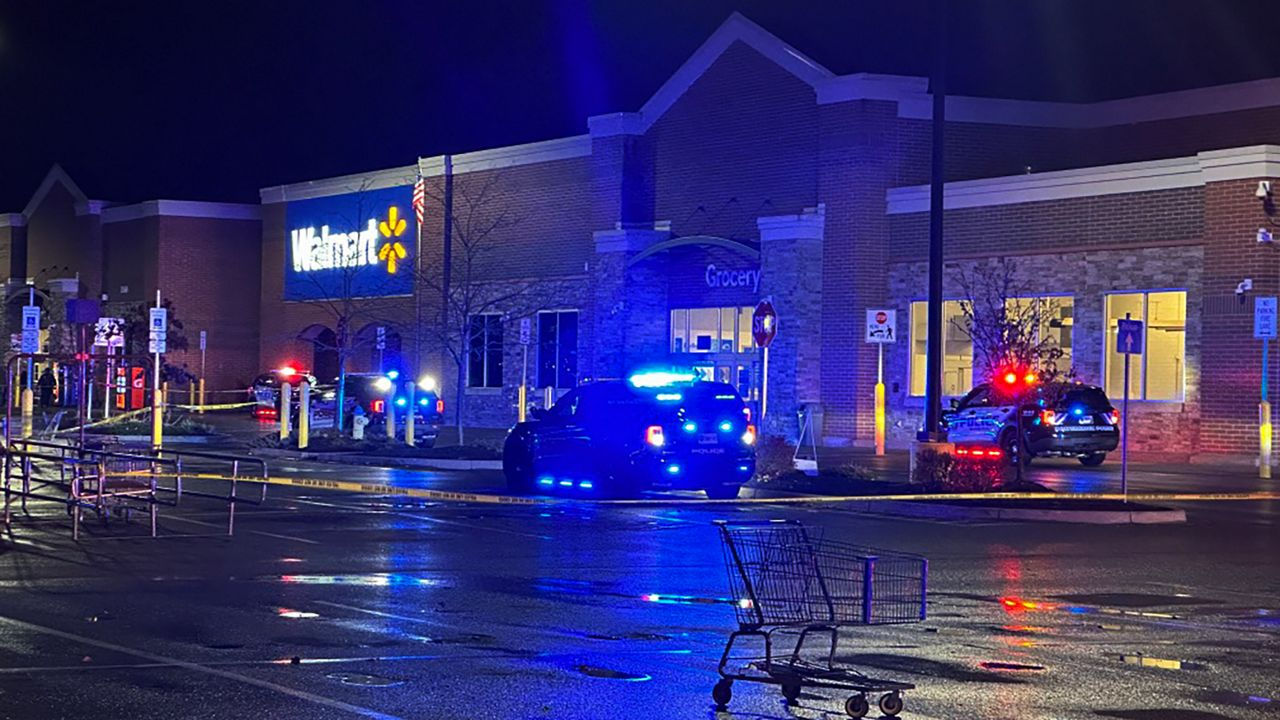 В Огайо неизвестный открыл стрельбу в магазине Walmart.
