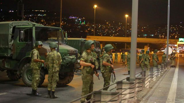 Полиция сообщила о 16 убитых организаторах переворота в Турции.
