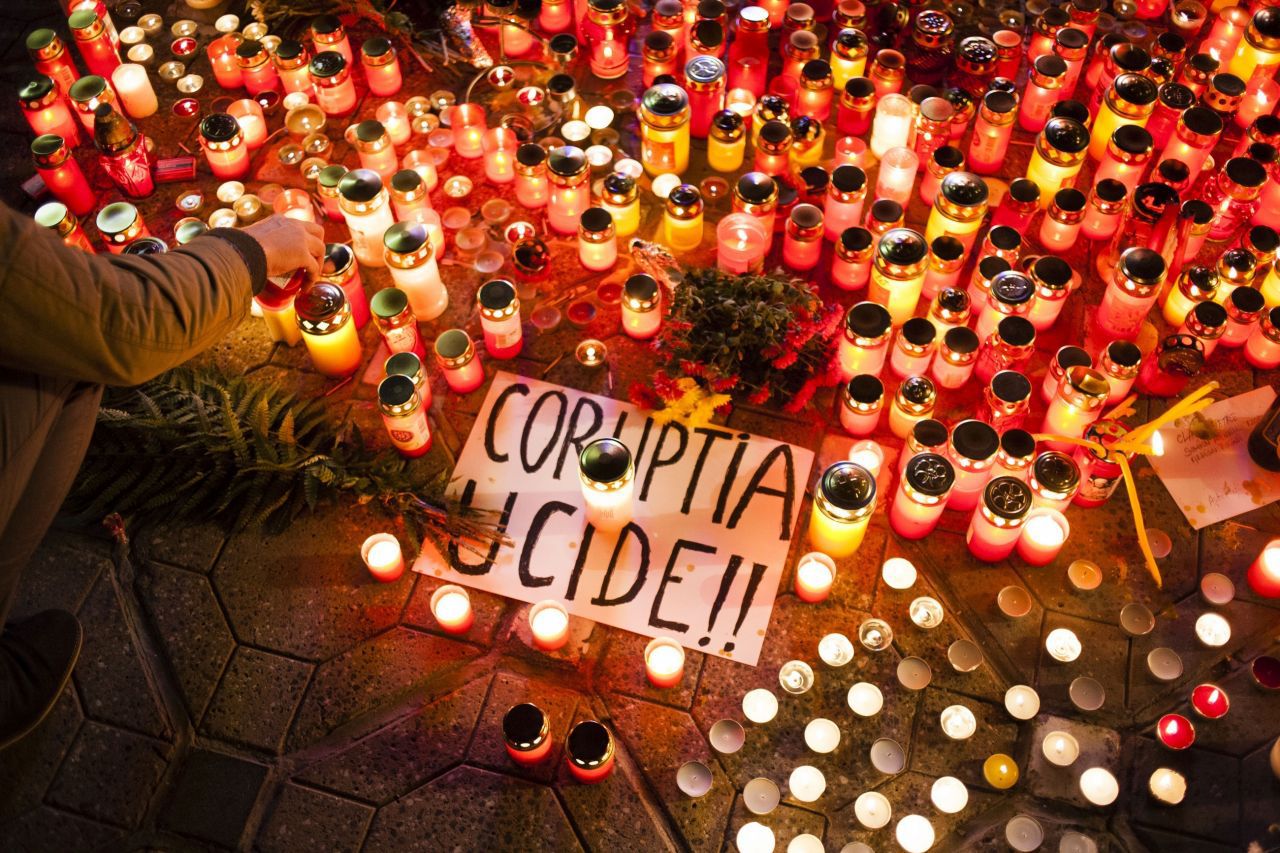 Peste o mie de oameni au comemorat doi ani de la tragedia din Colectiv