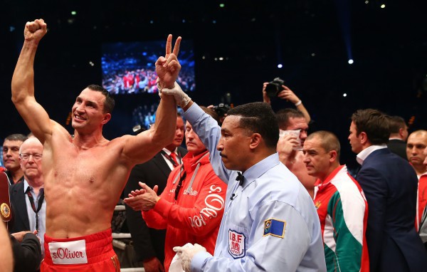 Авторитетное издание Fightnews опубликовало претендентов на звание боксера года.