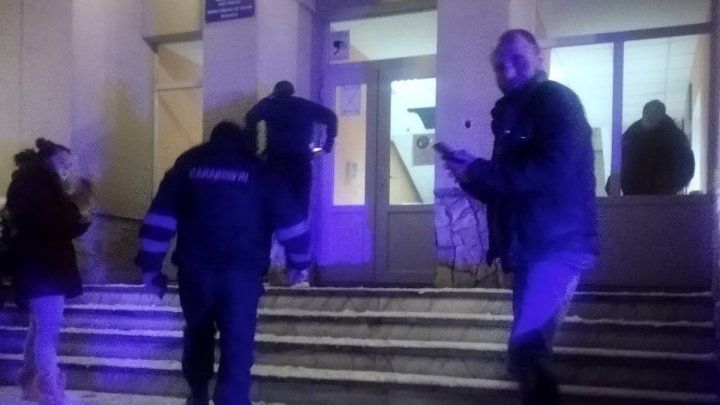 На Ботанике три человека попали в полицию из-за скандала на улице.