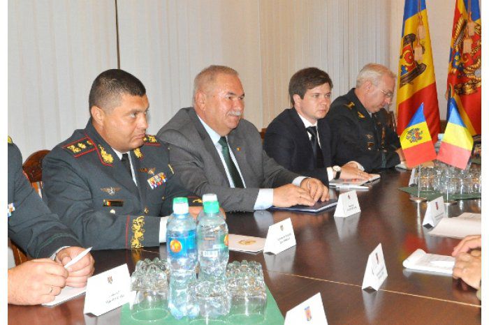 Стороны провели оценку состояния молдавско-румынских отношений в военной сфере.