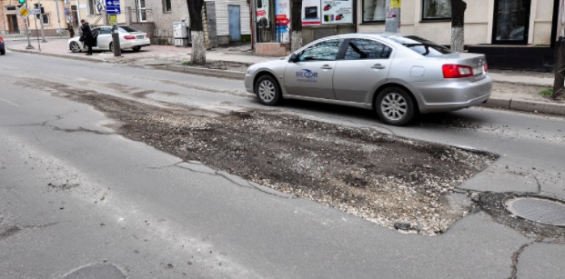 В Кишиневе отремонтировали более 8 000 квадратных метров дорог.