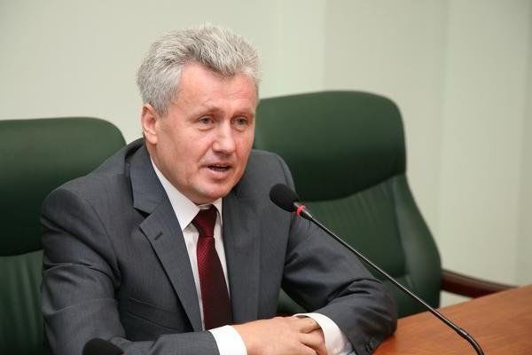 Ректор экономической академии Григорий Белостечник.