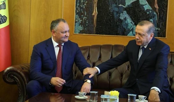 Президент Республики Молдова Игорь Додон  и президент Турции Реджеп Тайип Эрдоган.