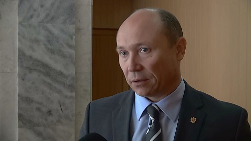 Валерий Стрелец пригласил лидера ПКРМ к себе в гости, чтобы продолжить разговор.
