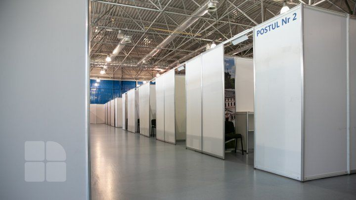 В столичный Центр COVID-19 на "Молдэкспо" за сутки поступили 15 человек.