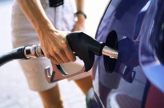 Care sunt cauzele majorărilor prețului la carburanți. Foto: radiochisinau.md