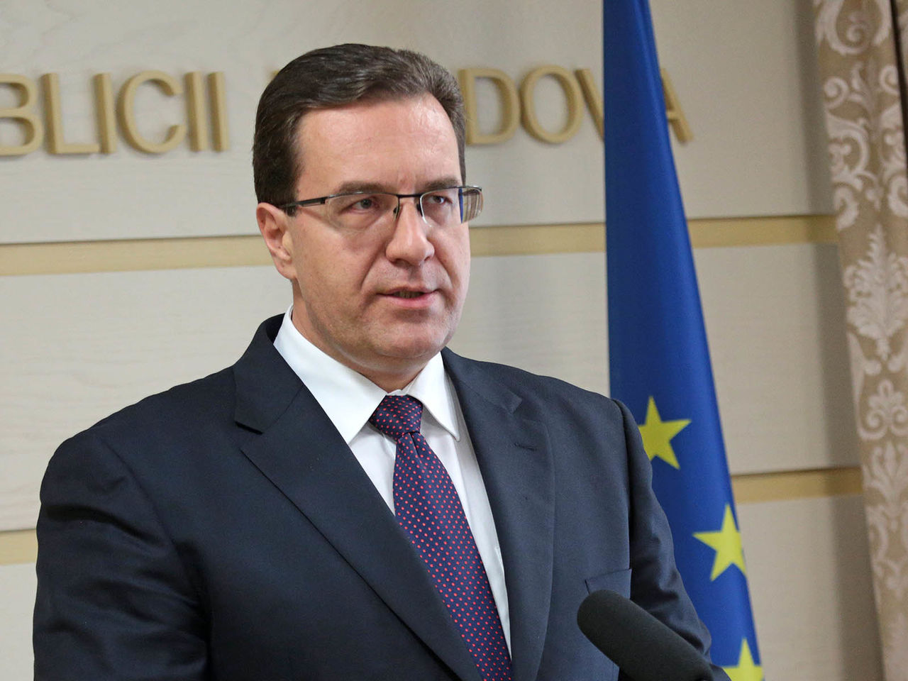 Лупу указывал на тот факт, что с 1991 года и до сегодняшнего дня многие партии сначала взлетели наверх, а затем пришли в упадок или даже исчезли.
