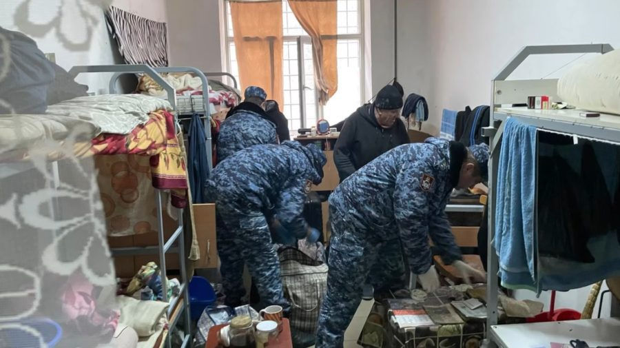 В двух пенитенциарных учреждениях Молдовы провели внезапные обыски.