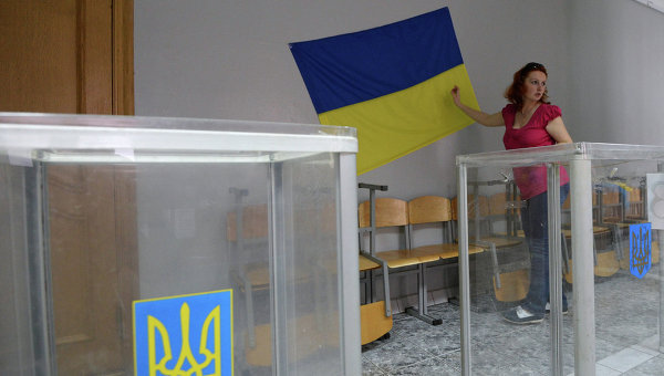 По данным ЦИК Украины, ориентировочное количество избирателей — 35,5 миллиона человек.