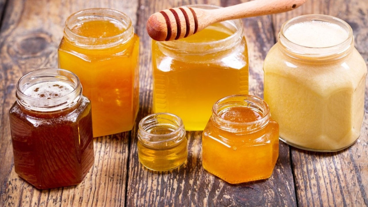Zece producători din Moldova exportă mierea de albine în UE.