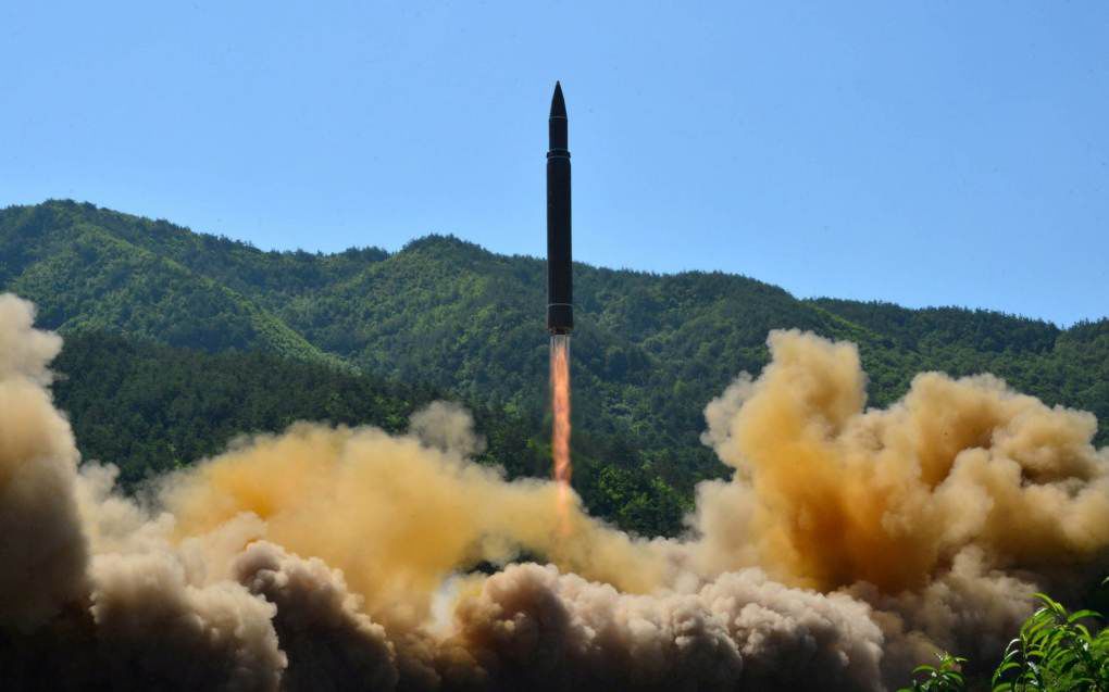 Coreea de Nord a testat din nou o rachetă balistică, direcționată spre Japonia. Foto: Telegraph.co.uk