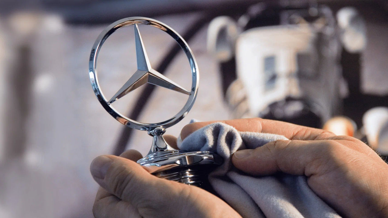 Прибыль Mercedes-Benz в 2025 году упала почти в два раза.