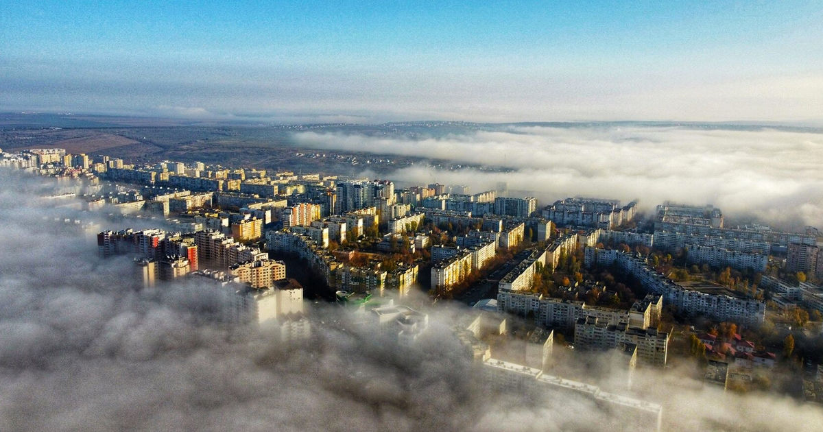 Alertă de aer poluat la Chișinău și Bălți. Un nor de praf din deșert a ajuns în Moldova.