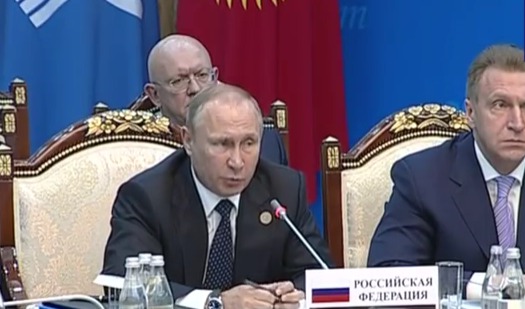 Путин и посол Украины поспорили об аннексии Крыма.