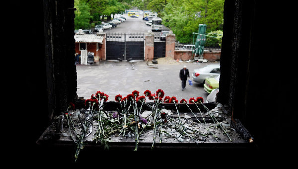 Несколько десятков активистов «антимайдана» погибли 2 мая во время пожара в здании Дома профсоюзов в Одессе.