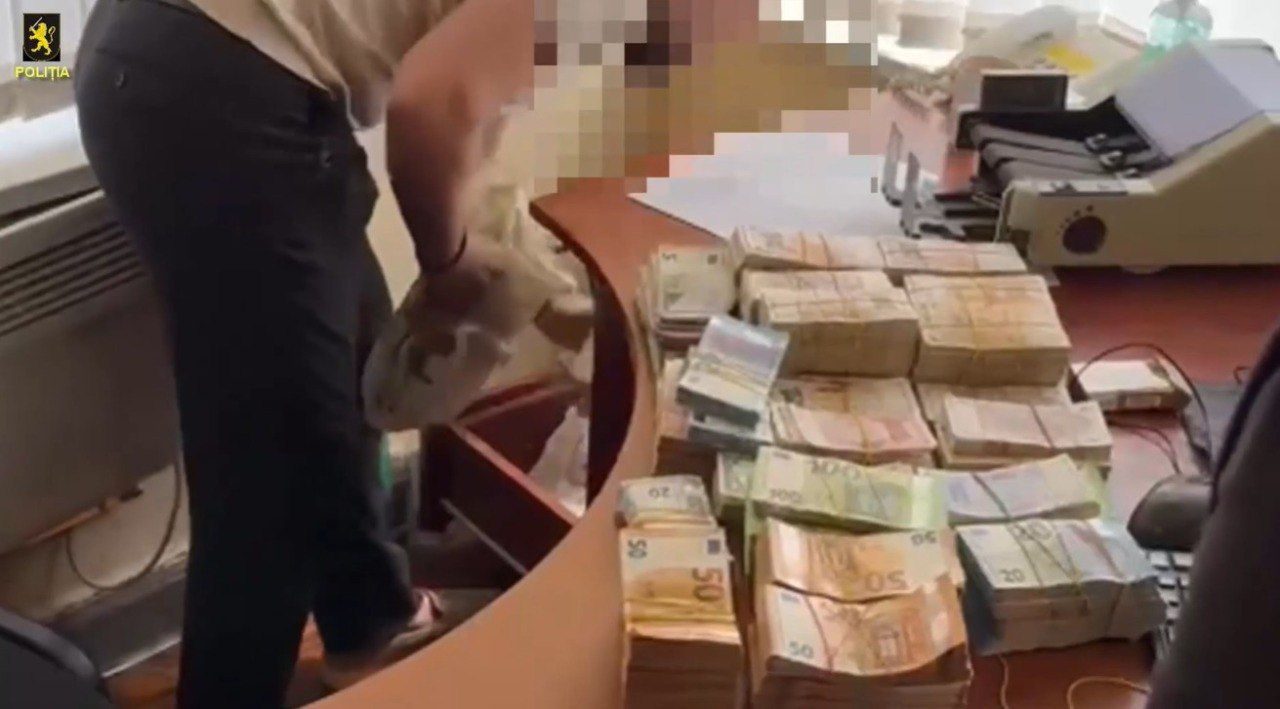 В Кишиневе задержали пятерых подозреваемых по делу о мошенничестве на 260 тысяч леев.