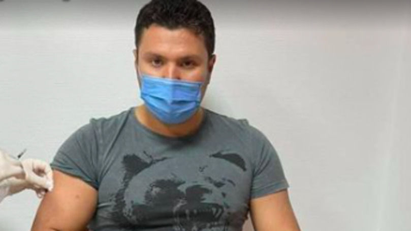В Румынии примар симулировал вакцинацию и разместил фото в Facebook.