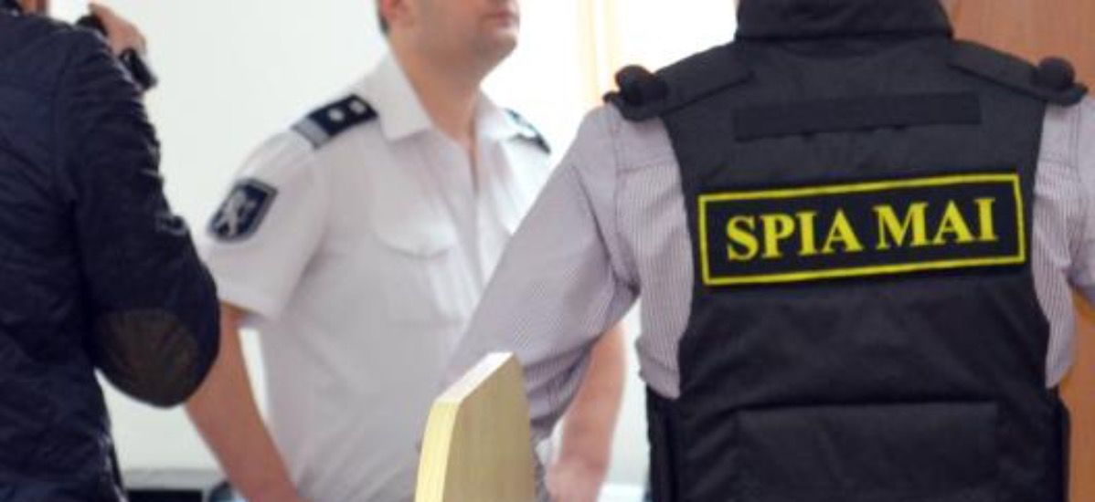 Обвиняют арестованных в вымогательстве взятки.  Фото: crimemoldova.com