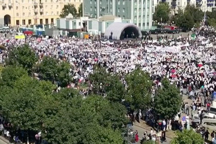 В митинге в защиту мусульман Мьянмы, прошедшем в Грозном, приняли участие 1,1 миллиона человек. 